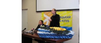 У Вінниці кандидат з ВО №17 зірвав прес-конференцію кандидата з 14-го округу